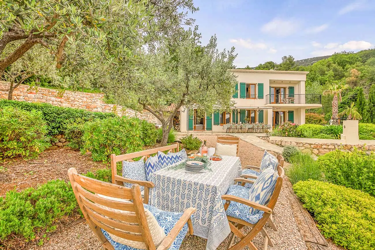 Det finns flera uteplatser för goda måltider