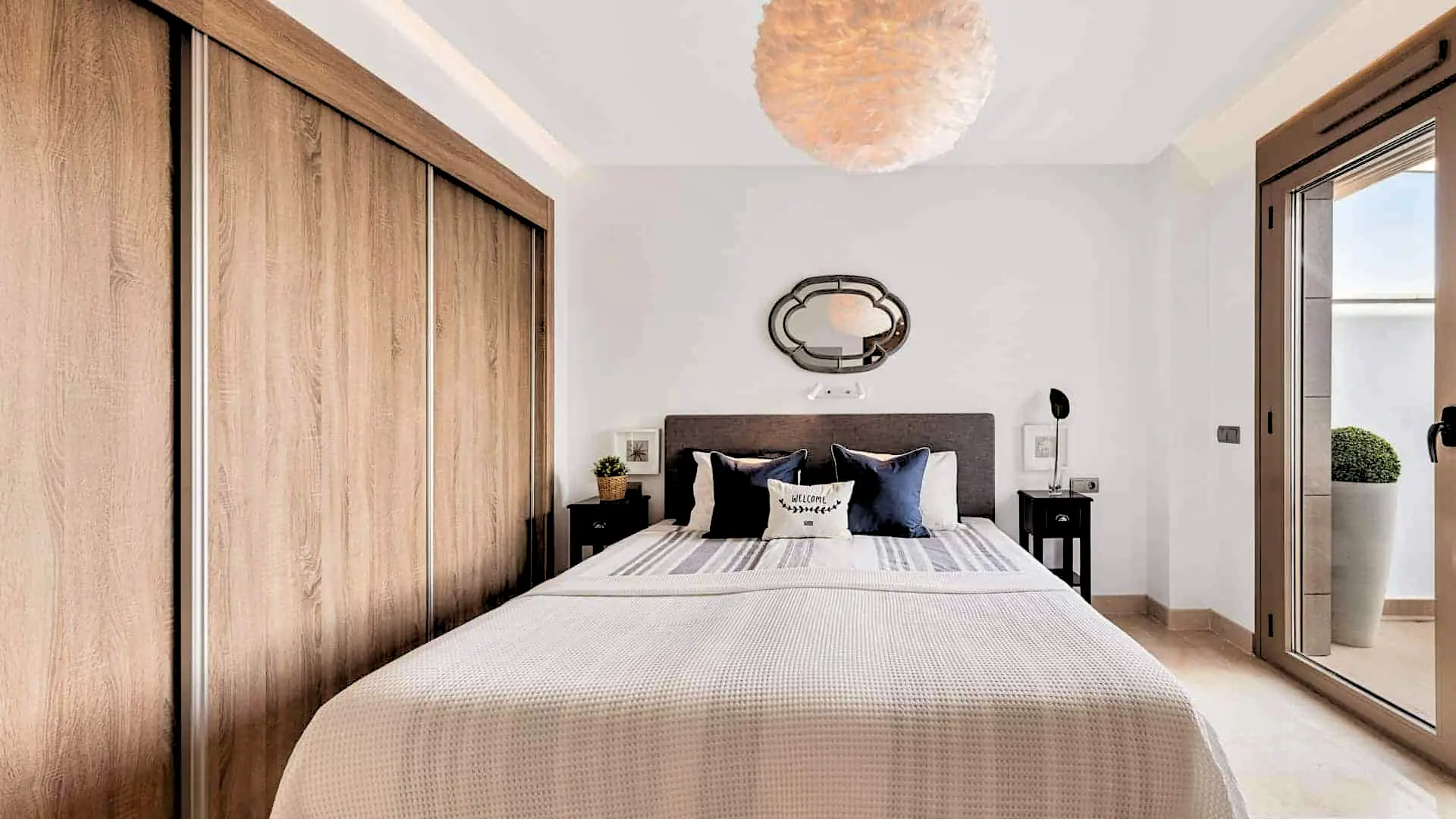 Master Bedroom, med egen utgång till Spa på terrassen