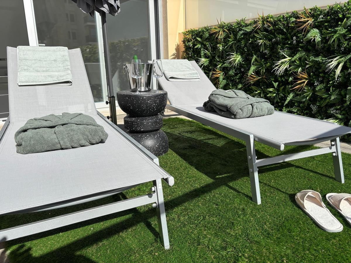 Solterrassen har sol från morgon till kväll